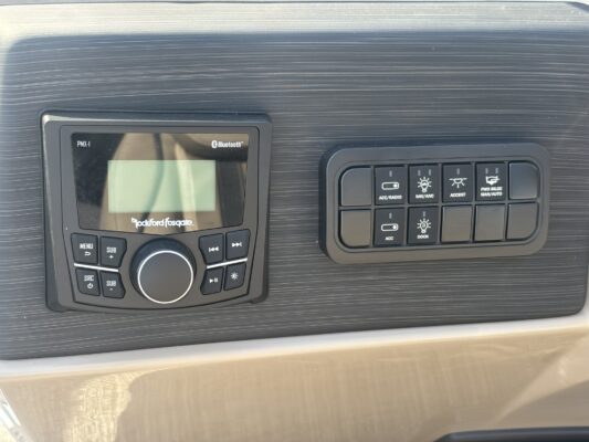 2026 Bennington 22 SSB Sport