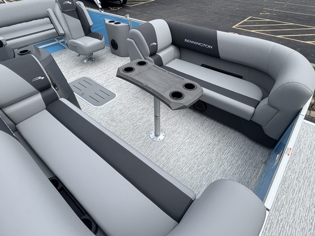 2026 Bennington 22 SSB Base
