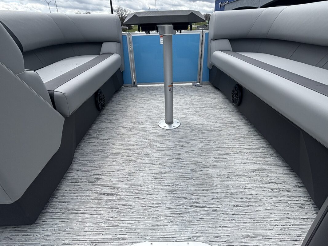 2026 Bennington 22 SSB Base