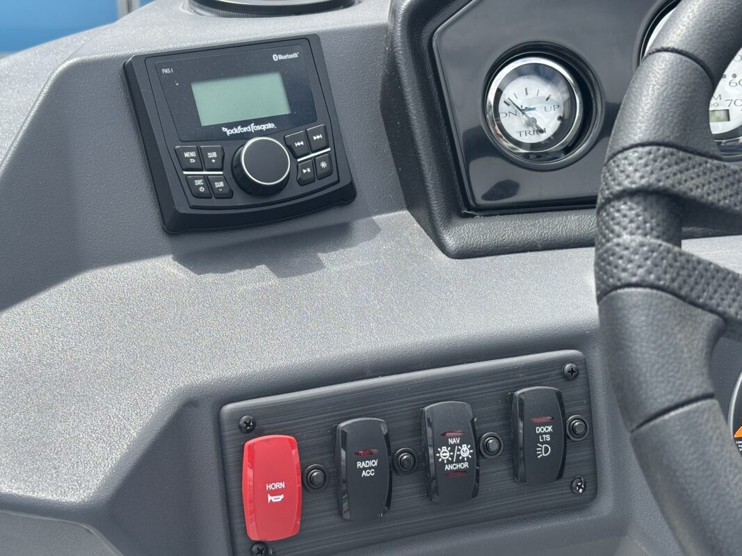 2026 Bennington 22 SSB Base