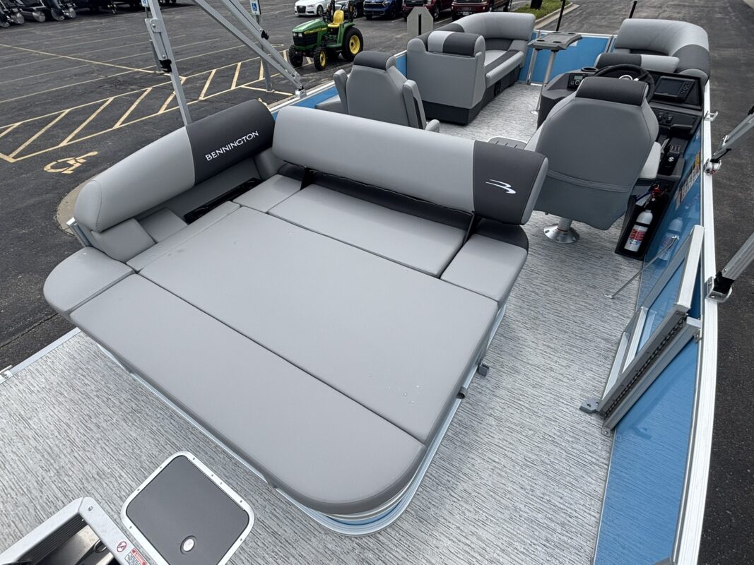 2026 Bennington 22 SSB Base
