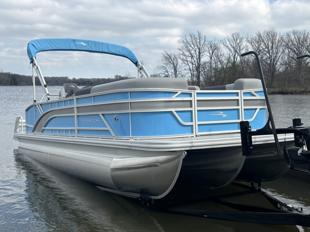 2026 Bennington 22 SSB Base