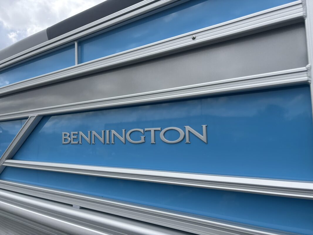 2026 Bennington 22 SSB Base