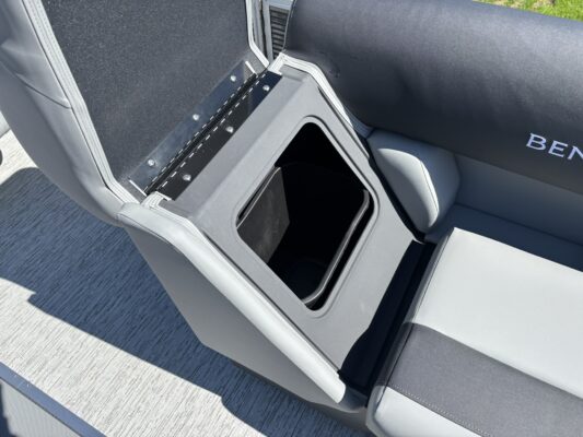 2026 Bennington 22 SSB Base