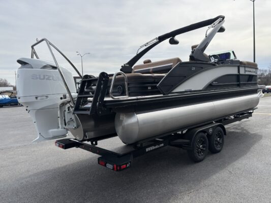 2026 Bennington 23 MCSB Luxe