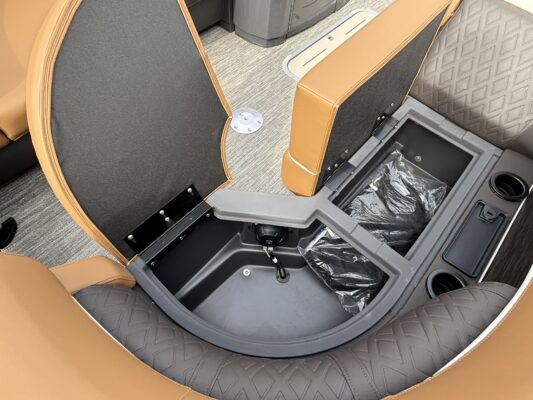 2026 Bennington 23 MCSB Luxe