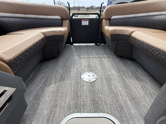 2026 Bennington 23 MCSB Luxe