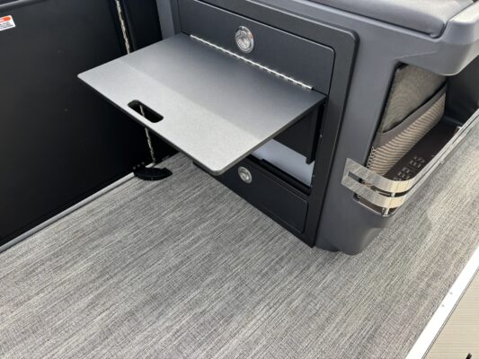 2026 Bennington 23 MCSB Luxe