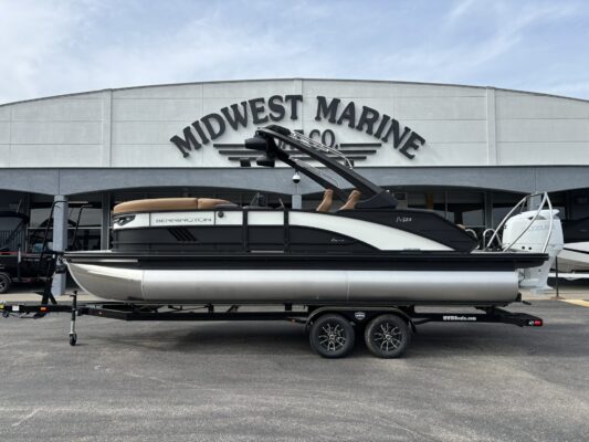 2026 Bennington 23 MCSB Luxe