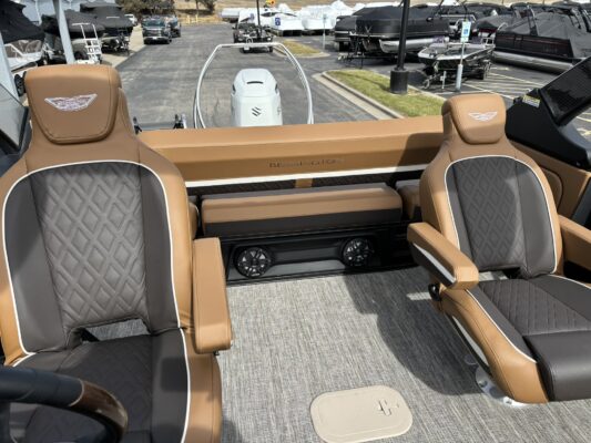 2026 Bennington 23 MCSB Luxe