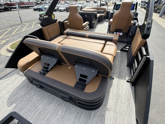 2026 Bennington 23 MCSB Luxe