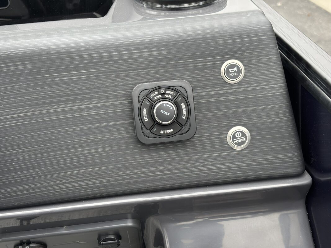 2026 Bennington 22 SSR Sport