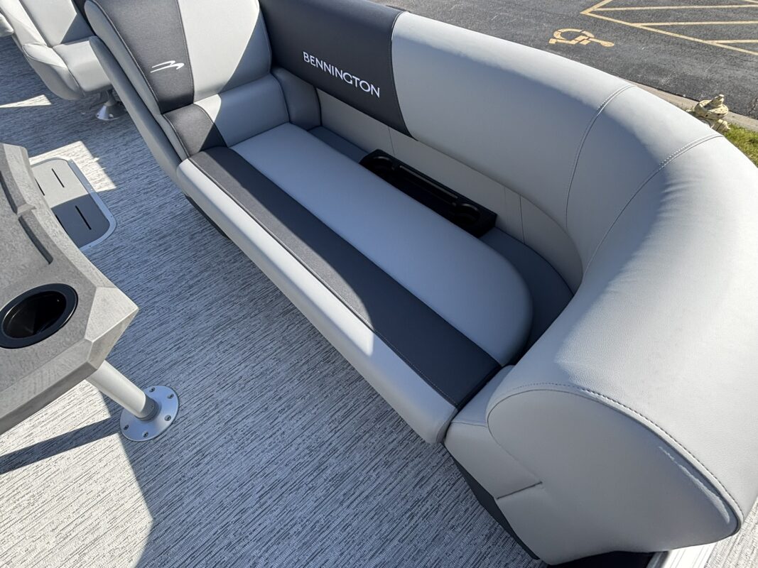 2026 Bennington 22 SSR Base