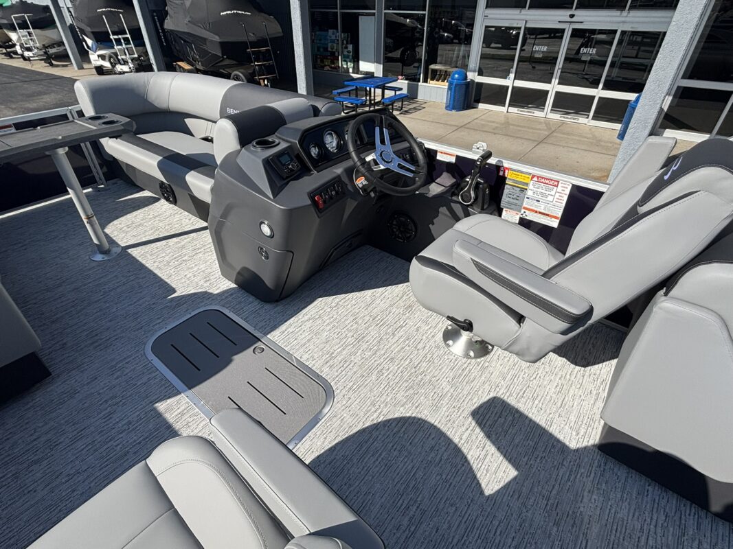 2026 Bennington 22 SSR Base