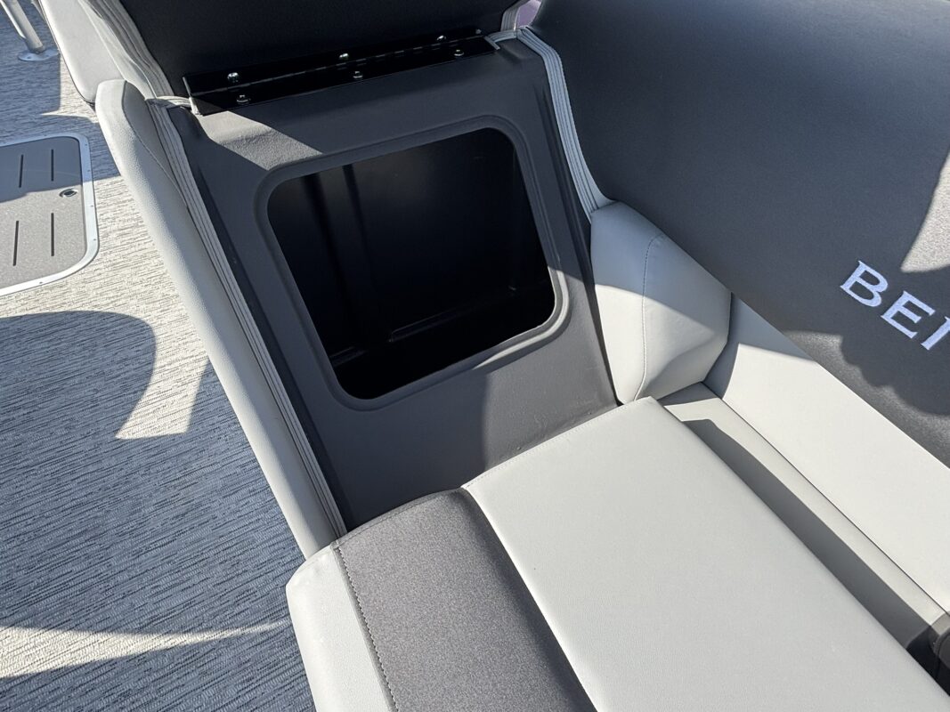 2026 Bennington 22 SSR Base