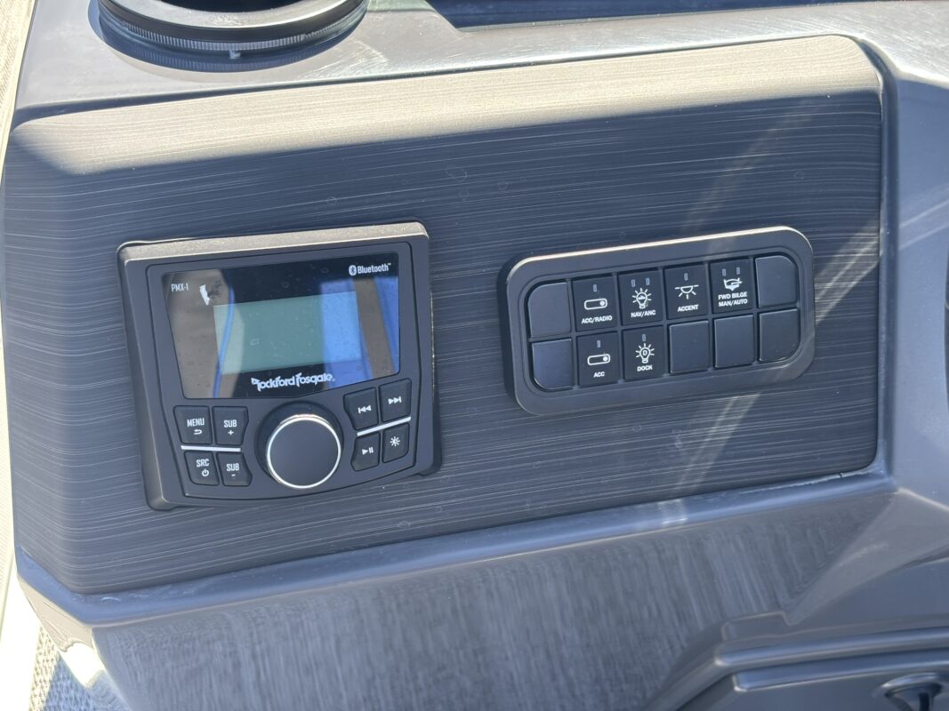 2026 Bennington 22 SSB Sport