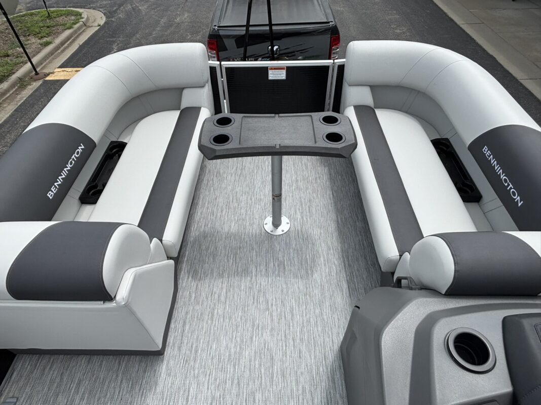 2026 Bennington 22 SSR Snap