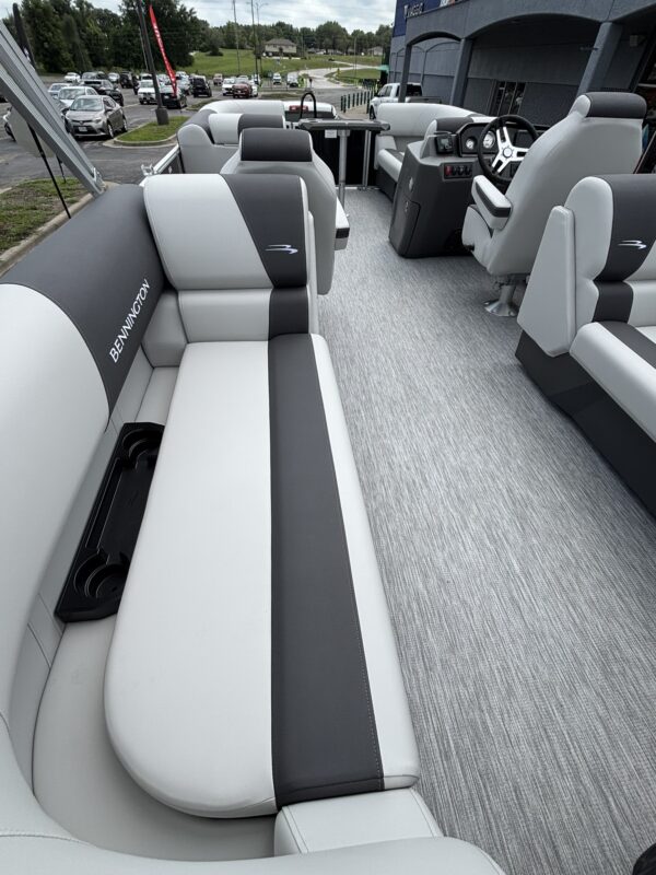 2026 Bennington 22 SSR Snap