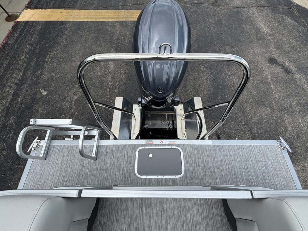 2026 Bennington 22 SSR Snap