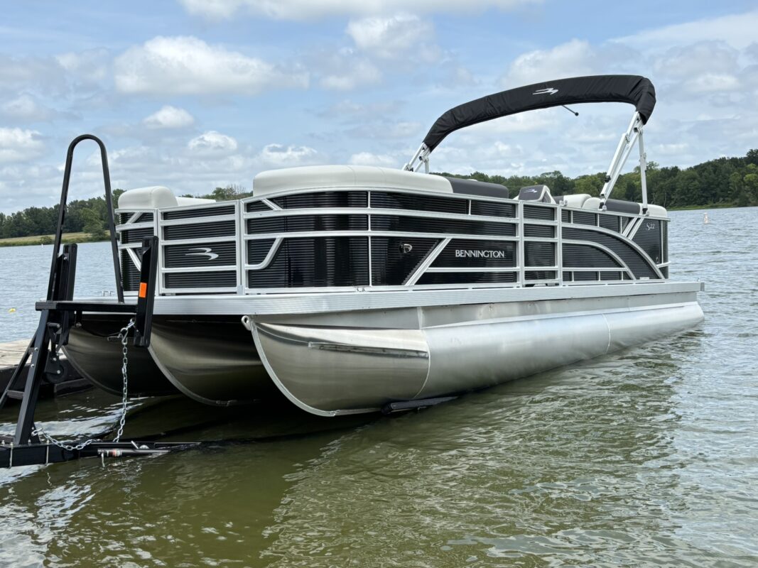2026 Bennington 22 SSR Snap