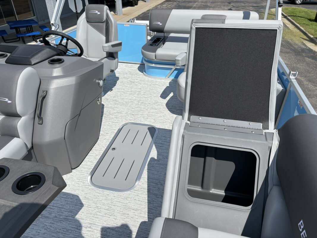 2026 Bennington 22 SSB Base