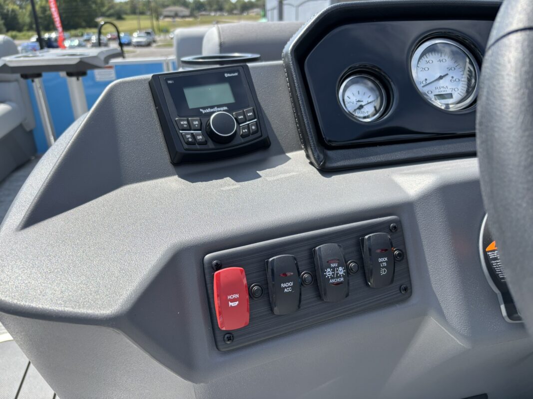 2026 Bennington 22 SSB Base