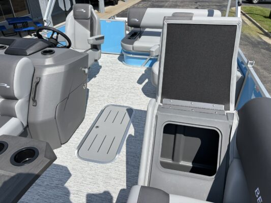 2026 Bennington 22 SSB Base