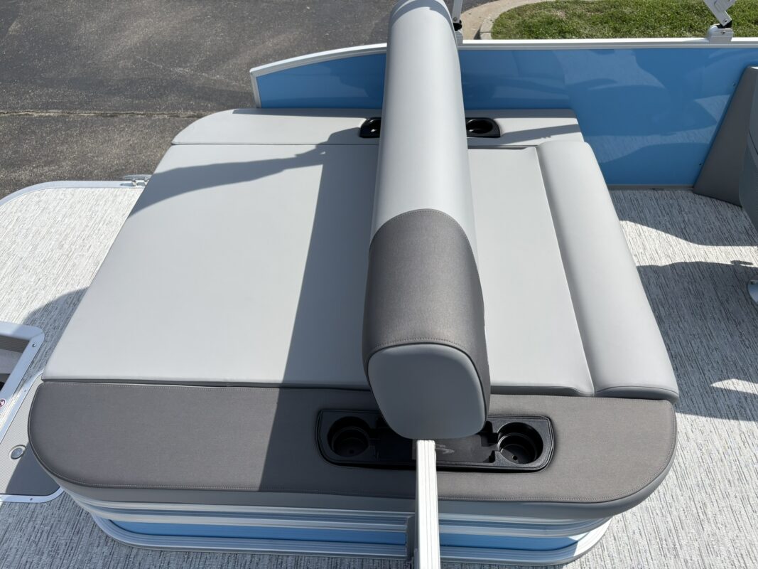 2026 Bennington 22 SSB Base