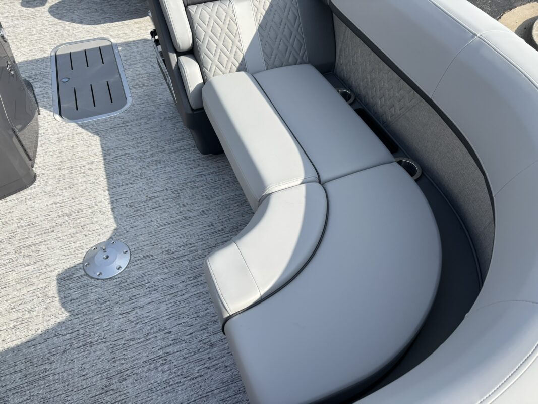 2026 Bennington 22 MSB Base