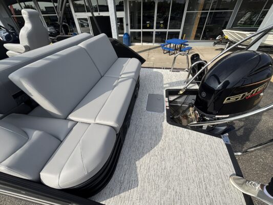 2026 Bennington 22 MSB Base