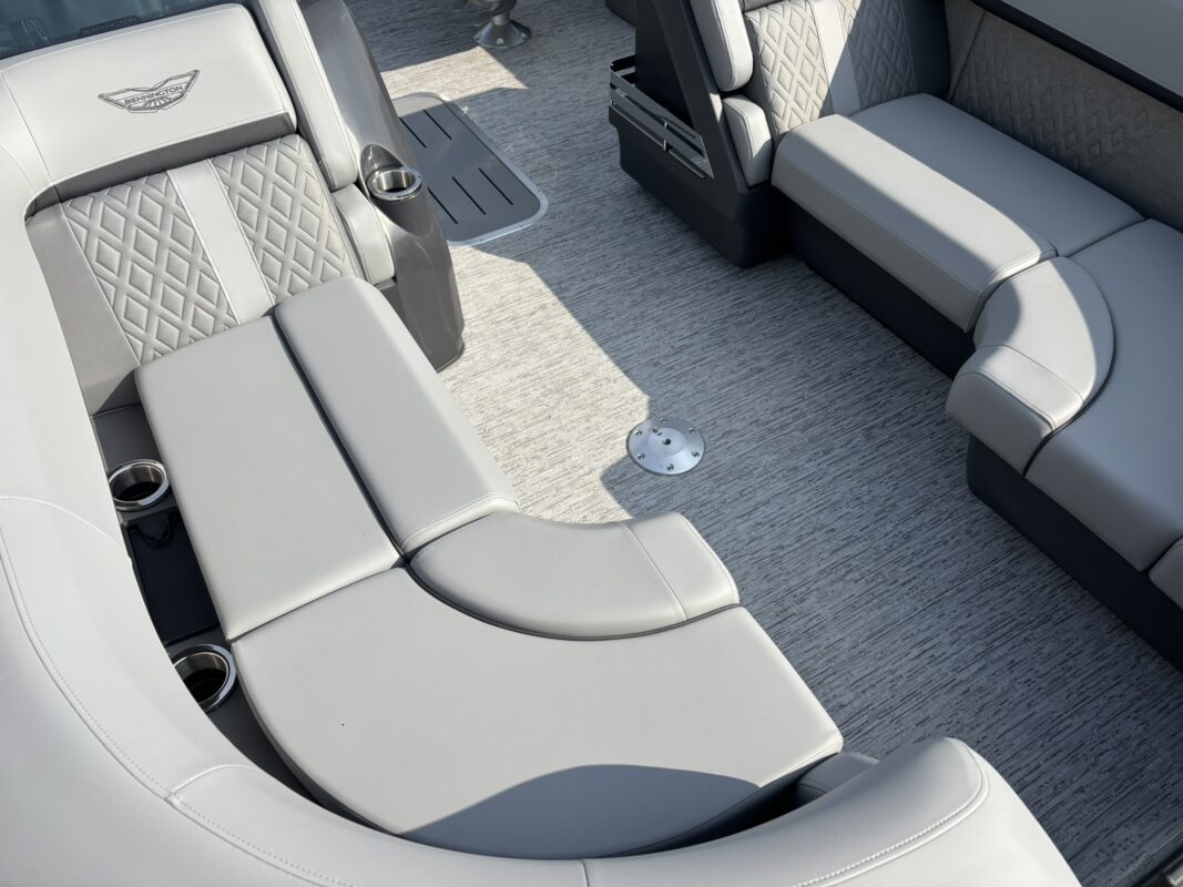 2026 Bennington 22 MSB Base