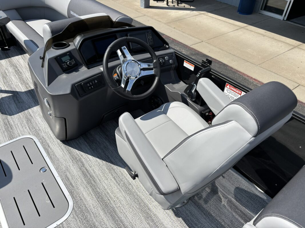 2026 Bennington 22 SSR Sport