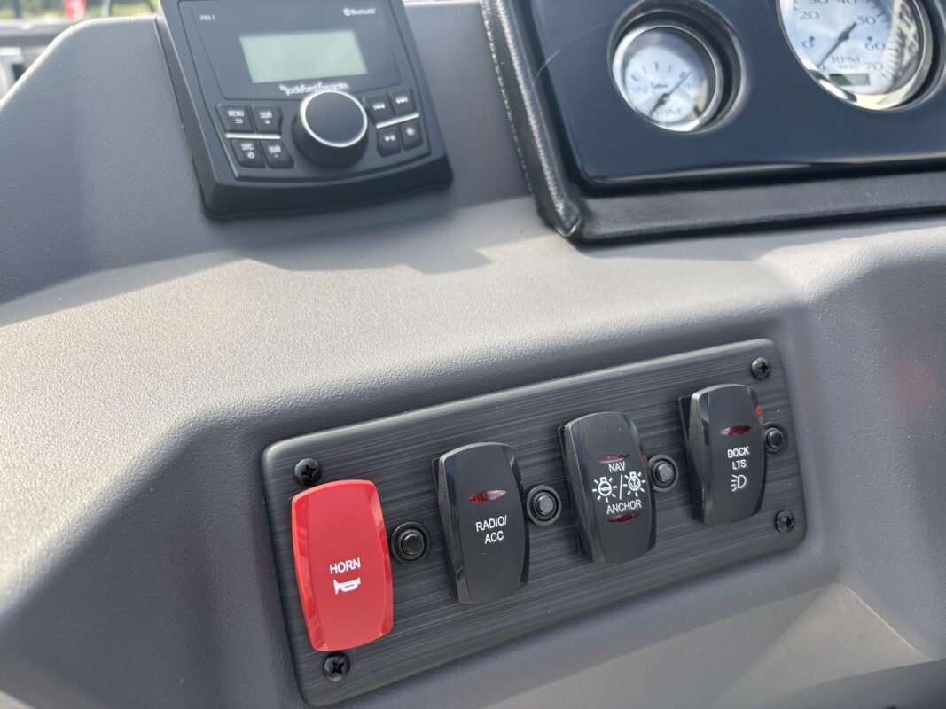 2026 Bennington 22 SSB Base