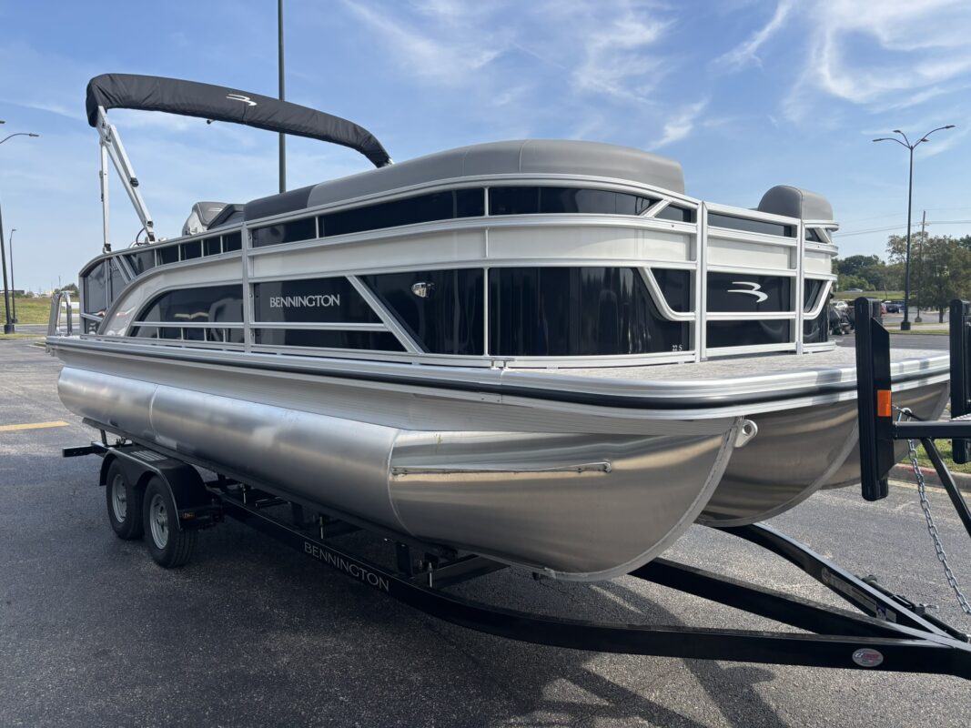 2026 Bennington 22 SSB Base
