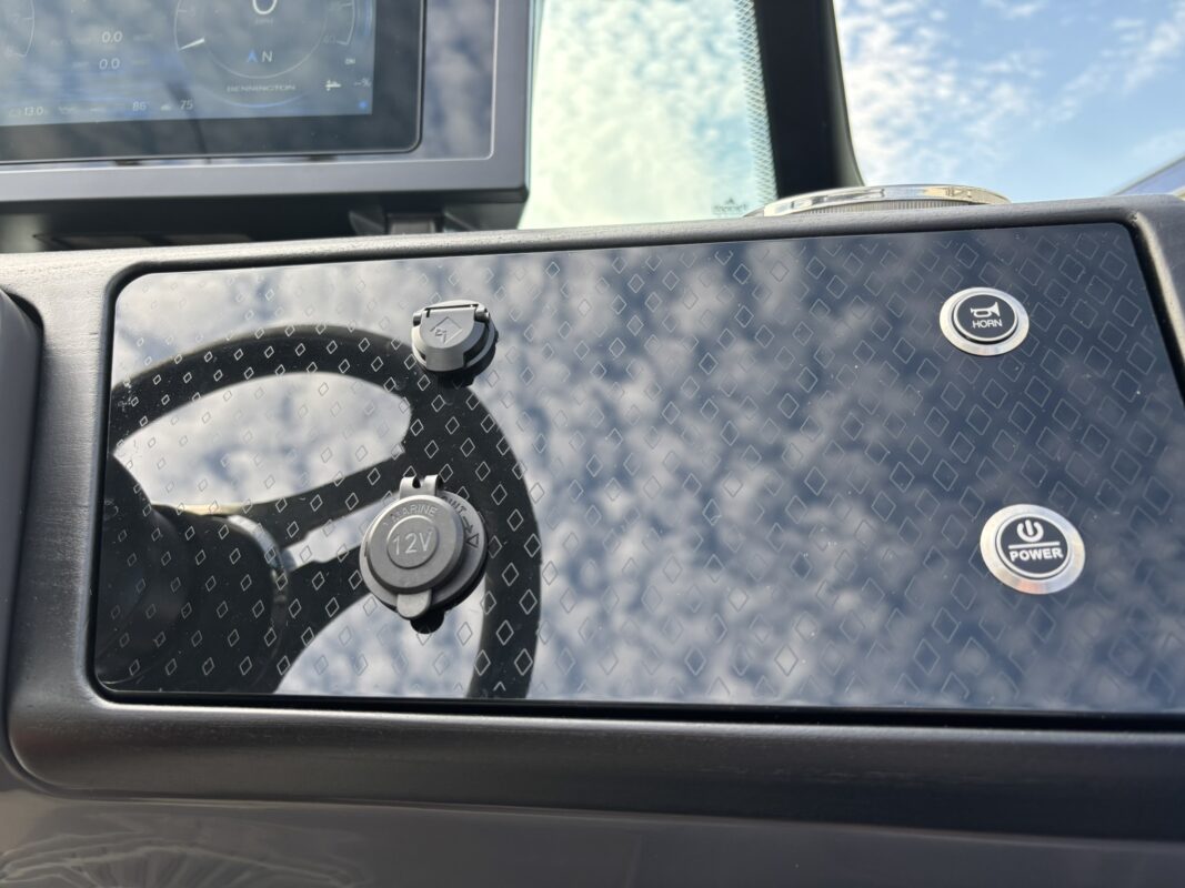 2026 Bennington 22 MFB Base