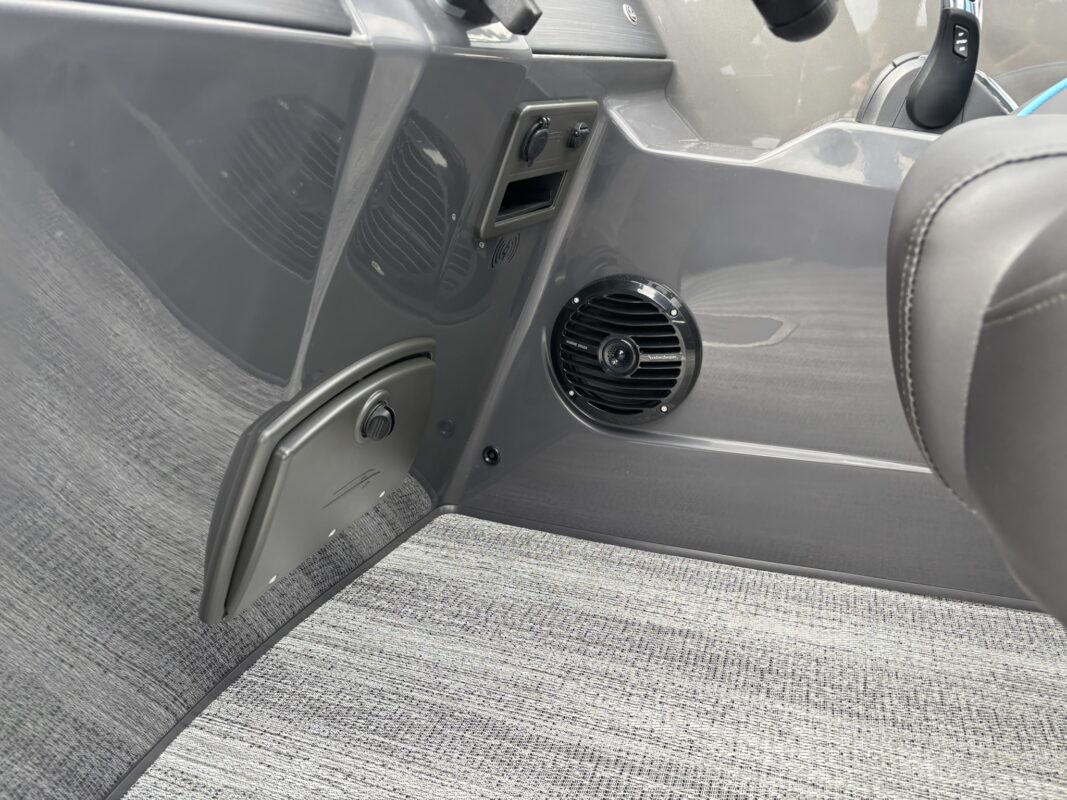 2026 Bennington 22 SSB Sport