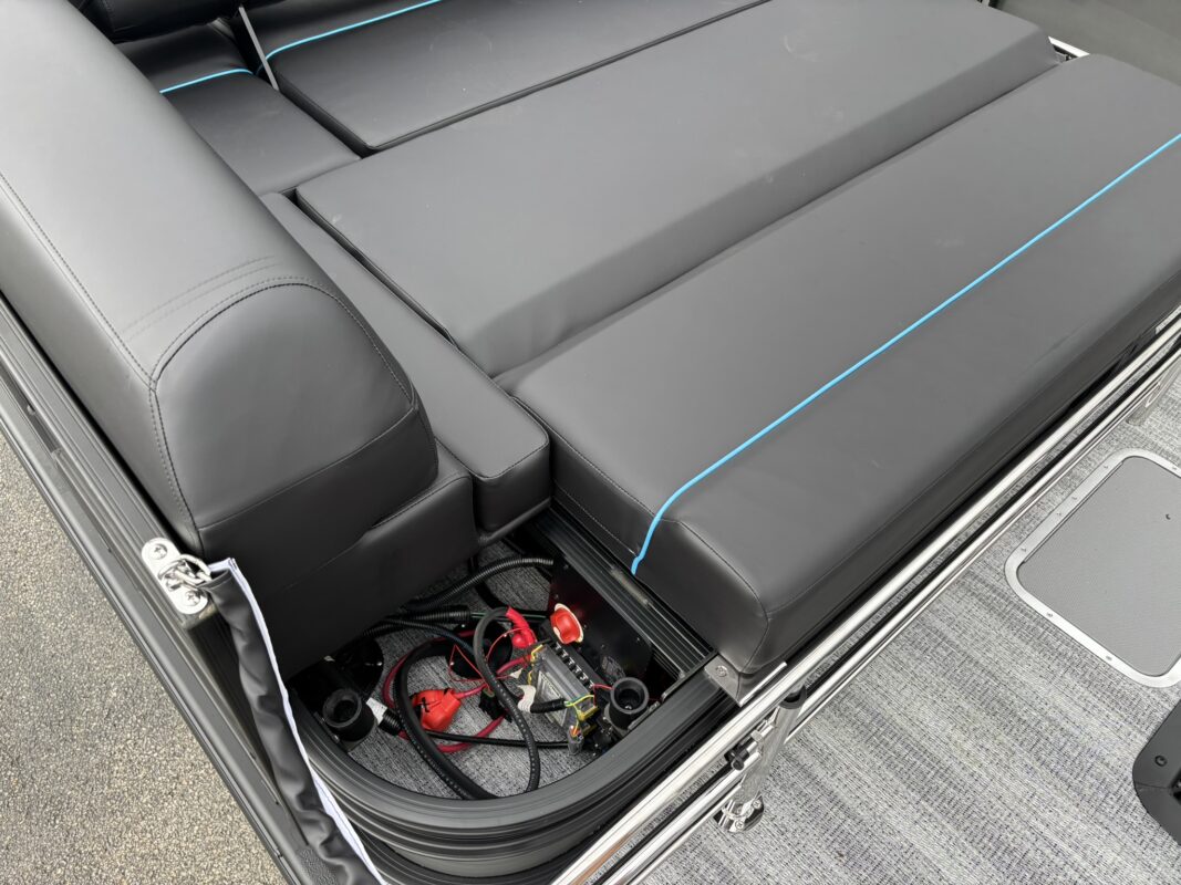 2026 Bennington 22 SSB Sport