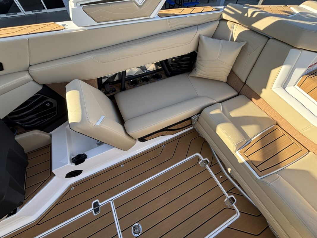 2026 Nautique Super Air G23