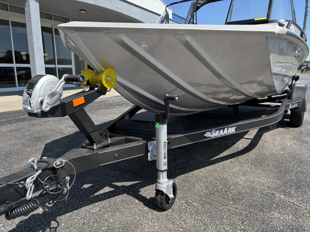 2026 SeaArk Protege 200