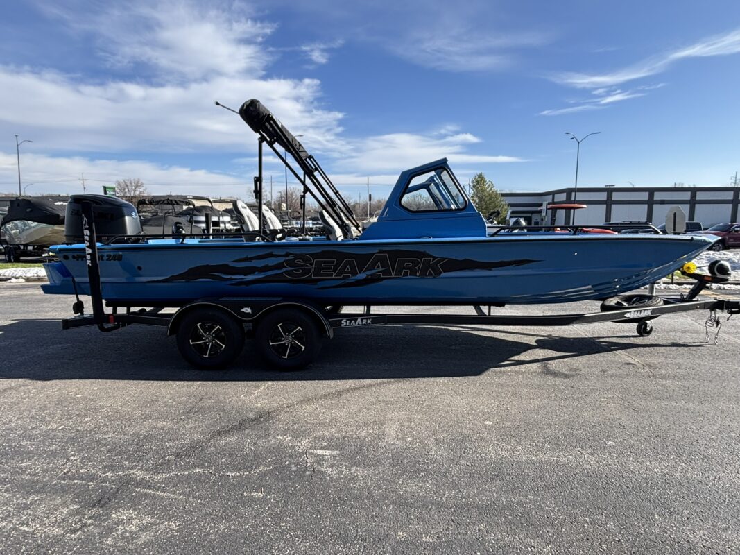 2026 SeaArk Pro Cat 240