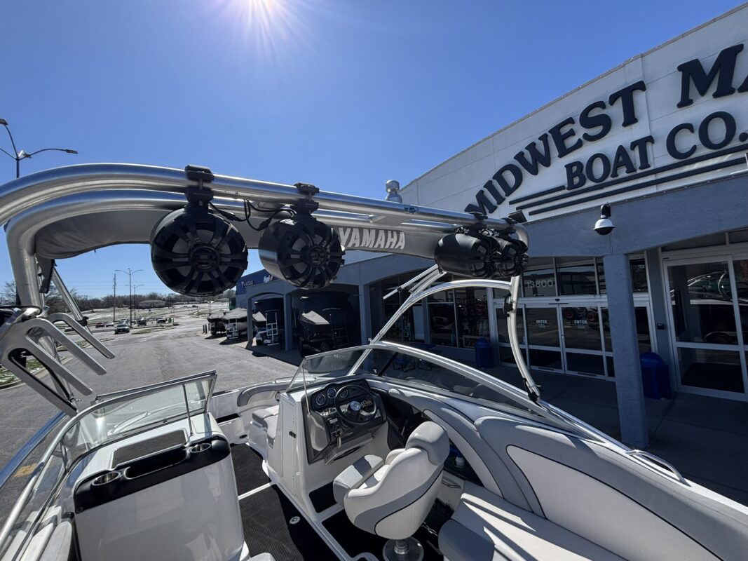 2012 Yamaha AR 240 HO