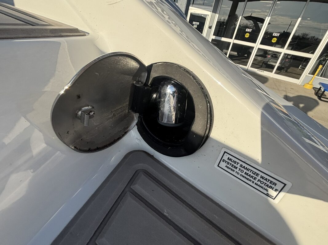 2023 Crownline 260 SS