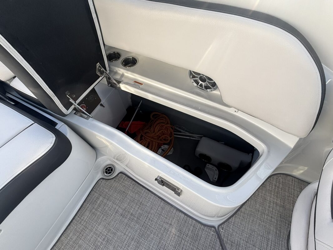 2023 Crownline 260 SS