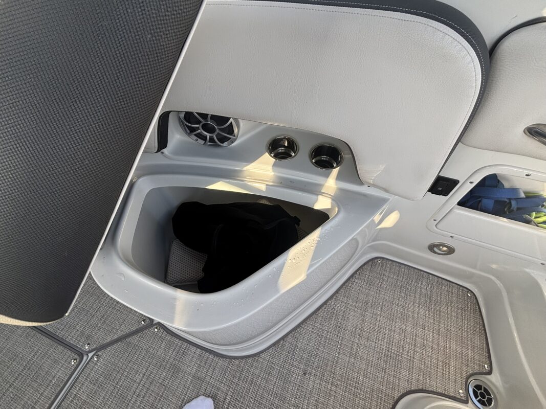 2023 Crownline 260 SS