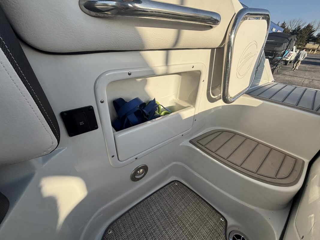 2023 Crownline 260 SS