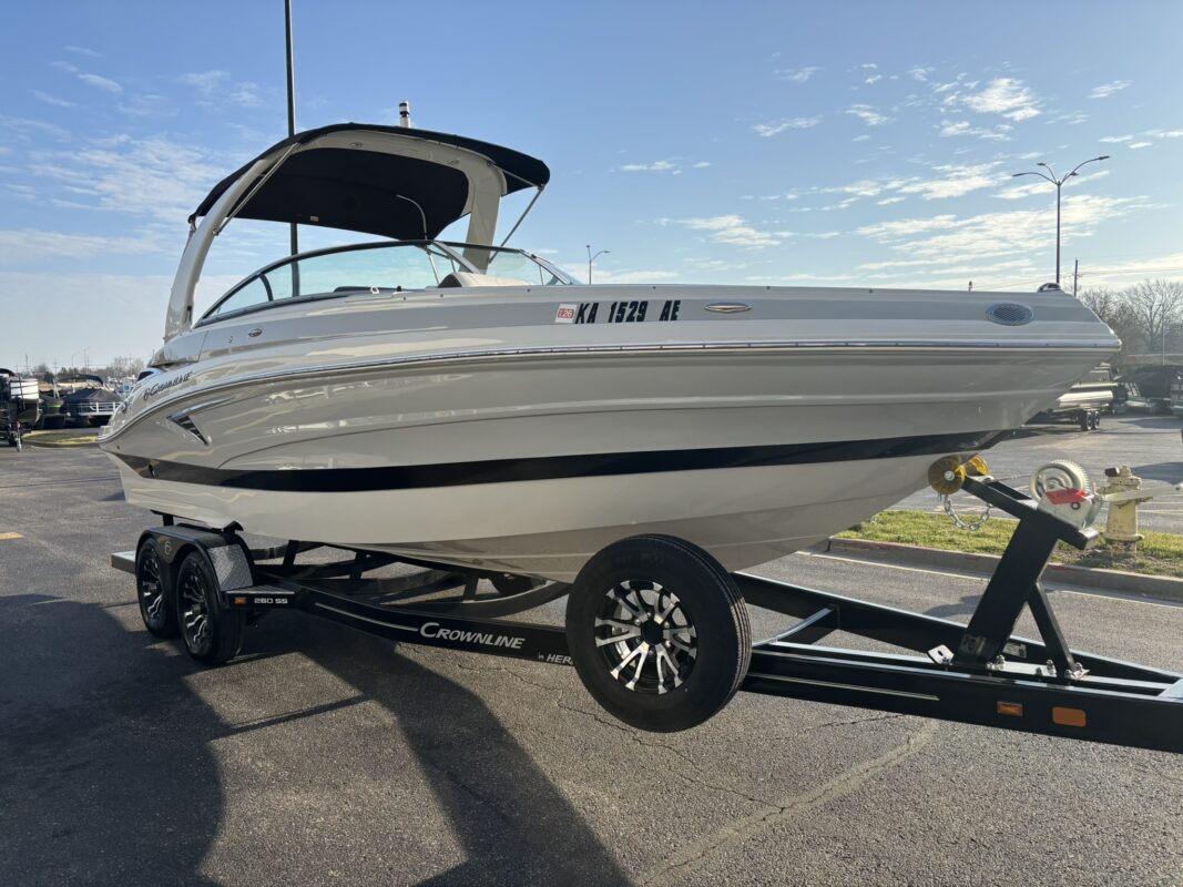 2023 Crownline 260 SS