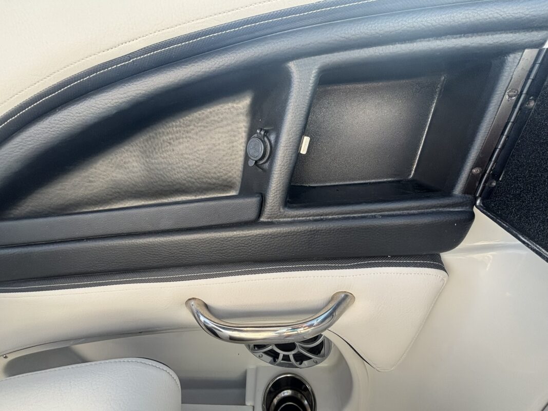 2023 Crownline 260 SS