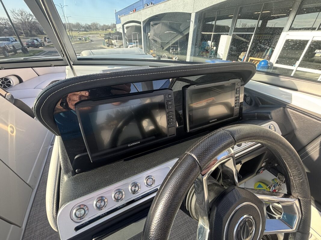 2023 Crownline 260 SS