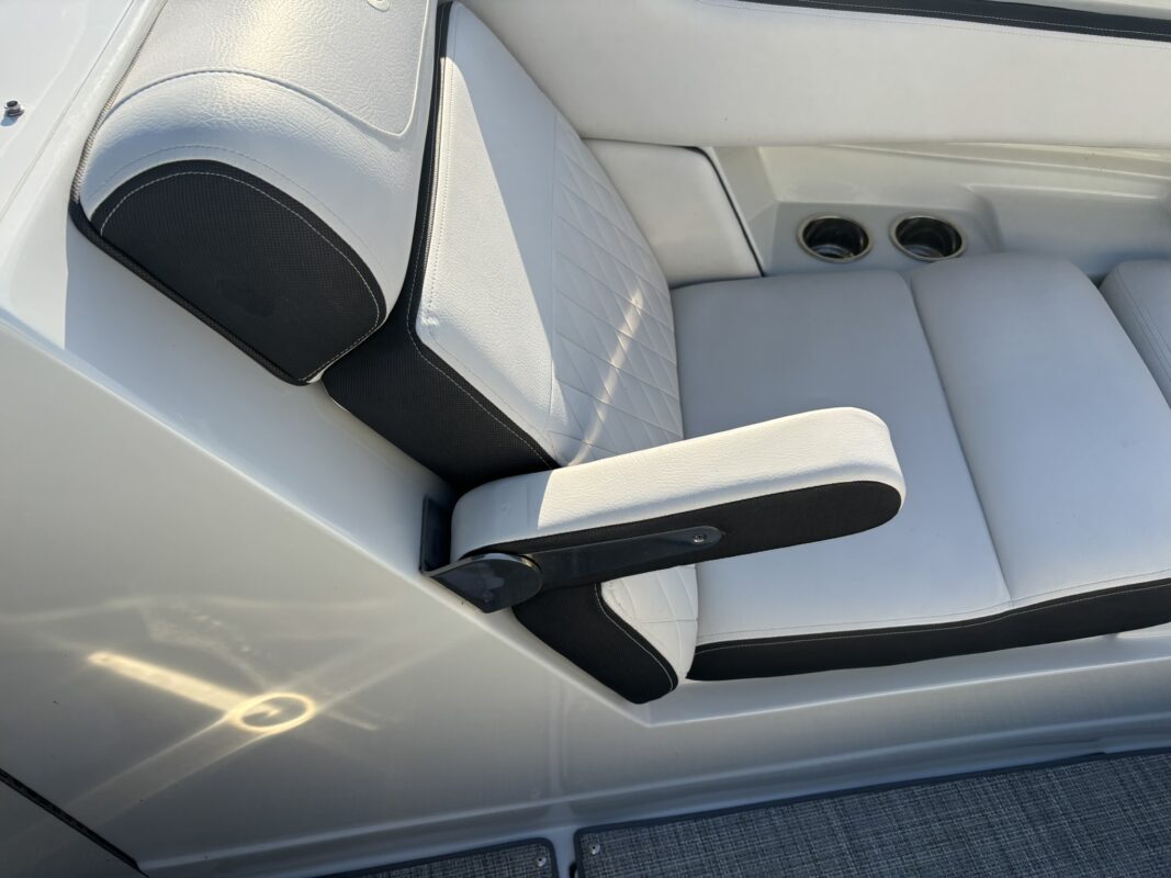 2023 Crownline 260 SS