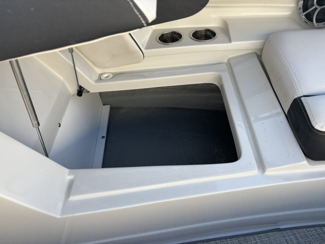 2023 Crownline 260 SS